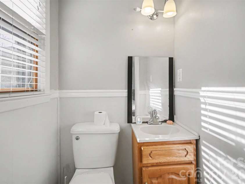 904 Union Terrace, Gastonia, NC 28056.  MLS# CAR4355773, YatesRealty ID 14866. 