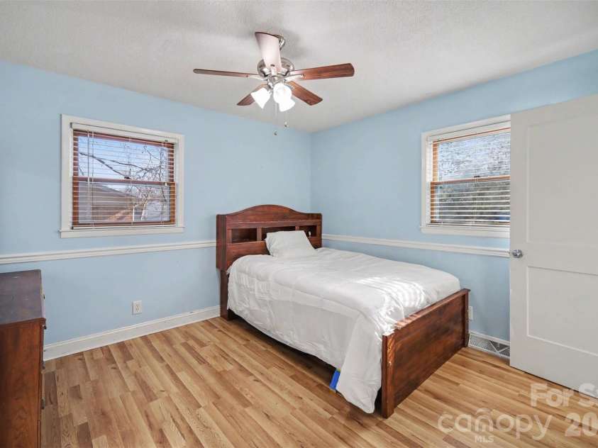 904 Union Terrace, Gastonia, NC 28056.  MLS# CAR4355773, YatesRealty ID 14866. 