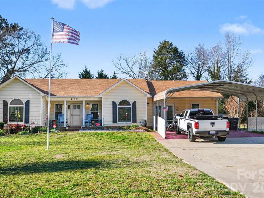 116 Brooks Drive, Stanley, NC 28164.  MLS# CAR4351031, YatesRealty ID 14867. 