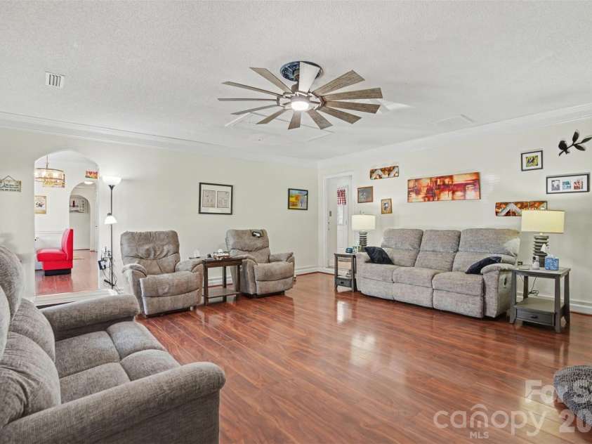 116 Brooks Drive, Stanley, NC 28164.  MLS# CAR4351031, YatesRealty ID 14867. 