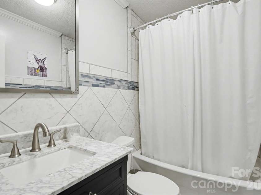 116 Brooks Drive, Stanley, NC 28164.  MLS# CAR4351031, YatesRealty ID 14867. 