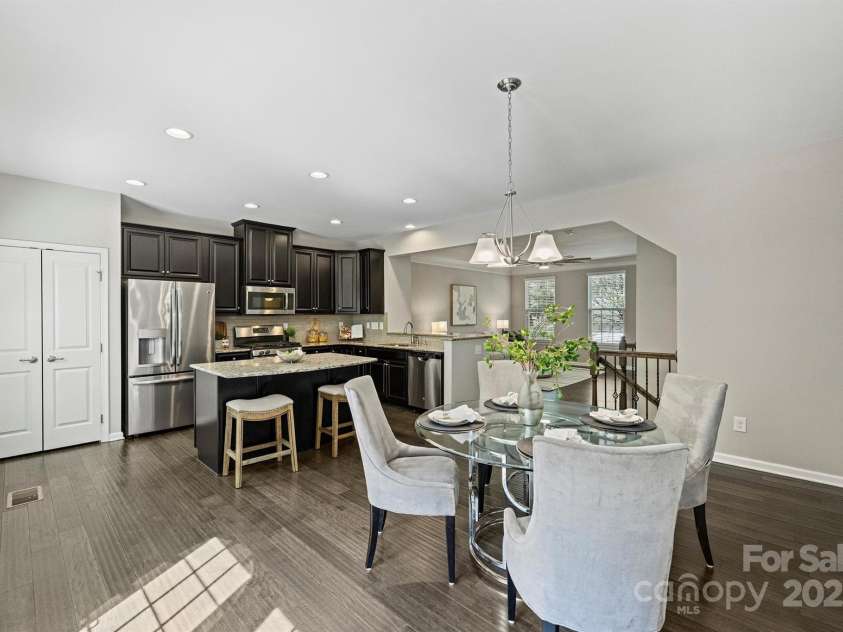 1317 Queen Lyon Court, Charlotte, NC 28205.  MLS# CAR4235328, YatesRealty ID 14867. 