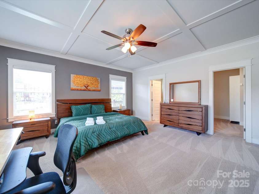 1421 Lyon Court, Charlotte, NC 28205.  MLS# CAR4248629, YatesRealty ID 14868. 