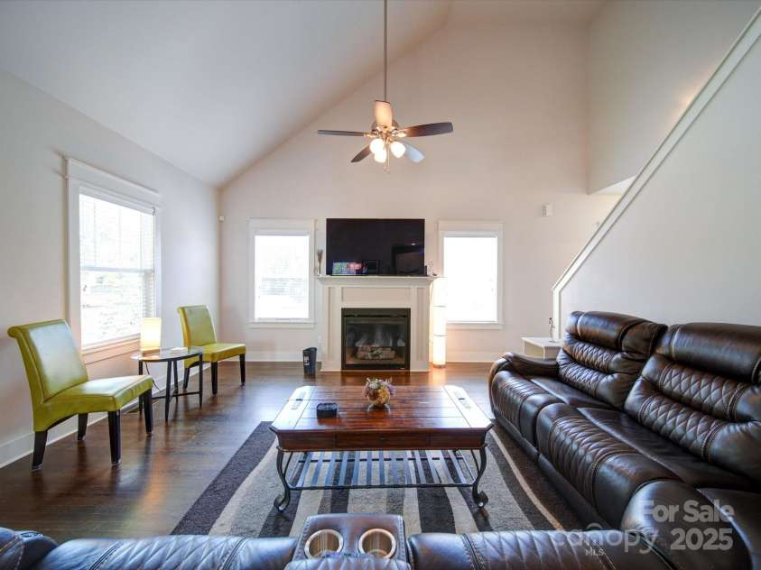 1421 Lyon Court, Charlotte, NC 28205.  MLS# CAR4248629, YatesRealty ID 14868. 