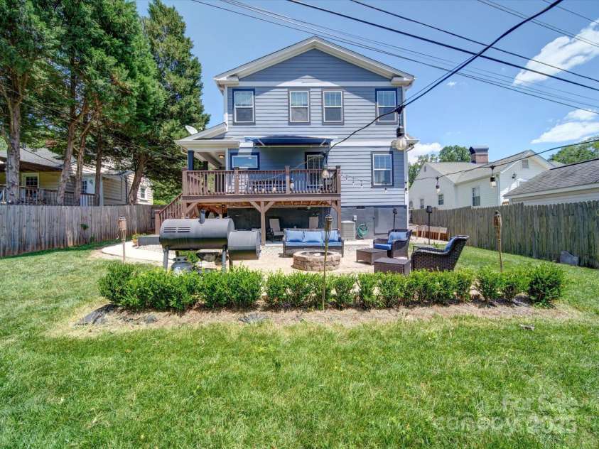 1421 Lyon Court, Charlotte, NC 28205.  MLS# CAR4248629, YatesRealty ID 14868. 