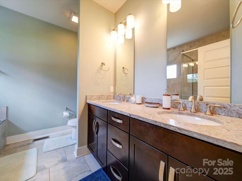 1421 Lyon Court, Charlotte, NC 28205.  MLS# CAR4248629, YatesRealty ID 14868. 