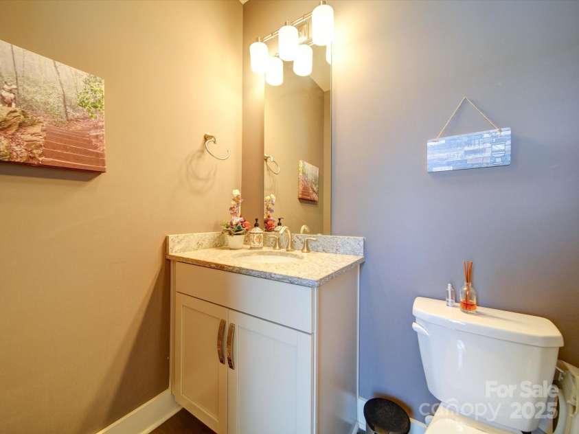 1421 Lyon Court, Charlotte, NC 28205.  MLS# CAR4248629, YatesRealty ID 14868. 