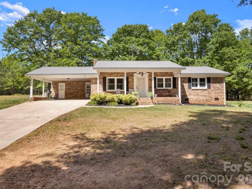 2200 Gaffney Road, Shelby, NC 28152.  MLS# CAR4371064, YatesRealty ID 14868. 