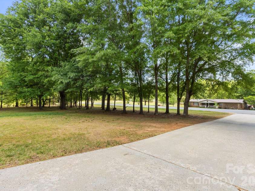 2200 Gaffney Road, Shelby, NC 28152.  MLS# CAR4371064, YatesRealty ID 14868. 