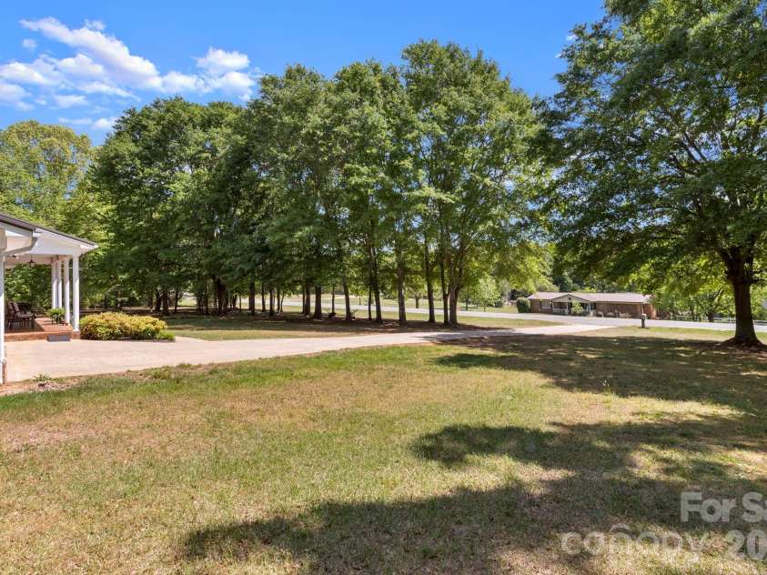 2200 Gaffney Road, Shelby, NC 28152.  MLS# CAR4371064, YatesRealty ID 14868. 