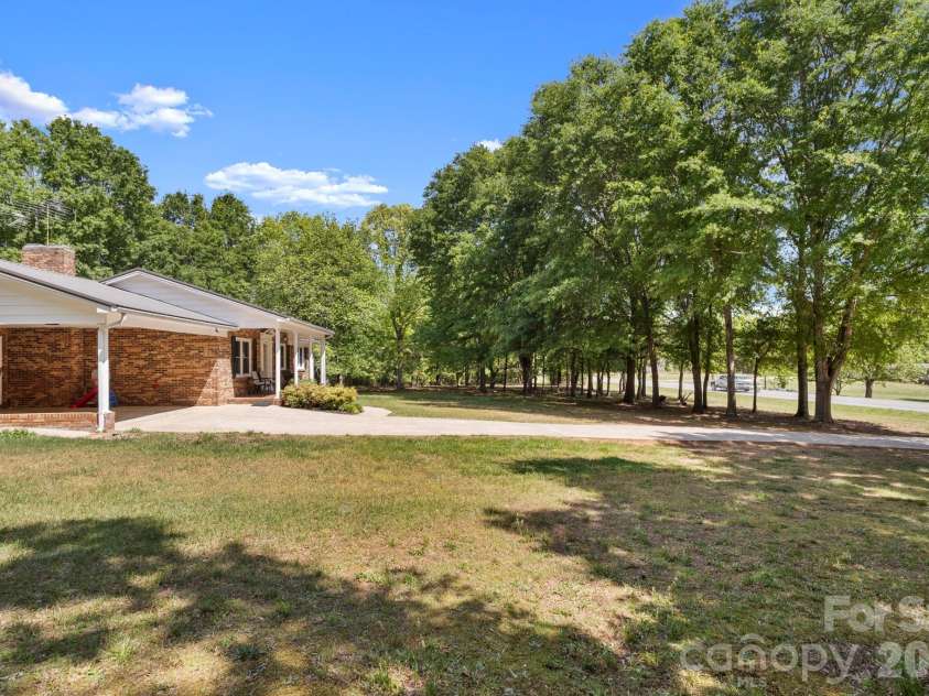 2200 Gaffney Road, Shelby, NC 28152.  MLS# CAR4371064, YatesRealty ID 14868. 