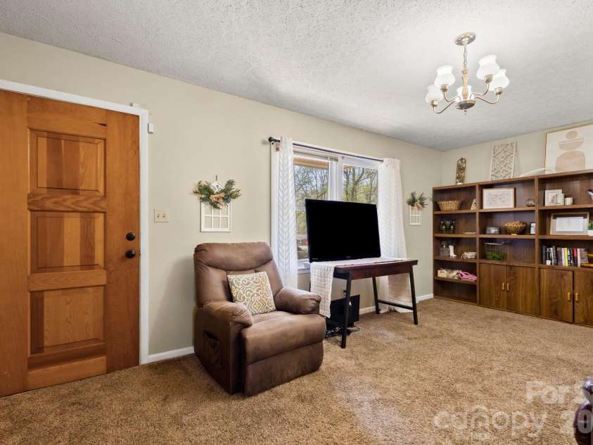 2200 Gaffney Road, Shelby, NC 28152.  MLS# CAR4371064, YatesRealty ID 14868. 