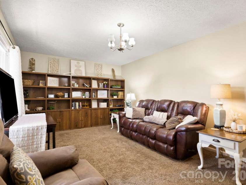 2200 Gaffney Road, Shelby, NC 28152.  MLS# CAR4371064, YatesRealty ID 14868. 