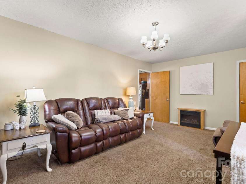 2200 Gaffney Road, Shelby, NC 28152.  MLS# CAR4371064, YatesRealty ID 14868. 