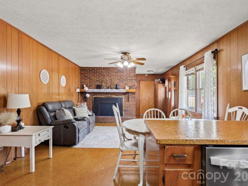 2200 Gaffney Road, Shelby, NC 28152.  MLS# CAR4371064, YatesRealty ID 14868. 