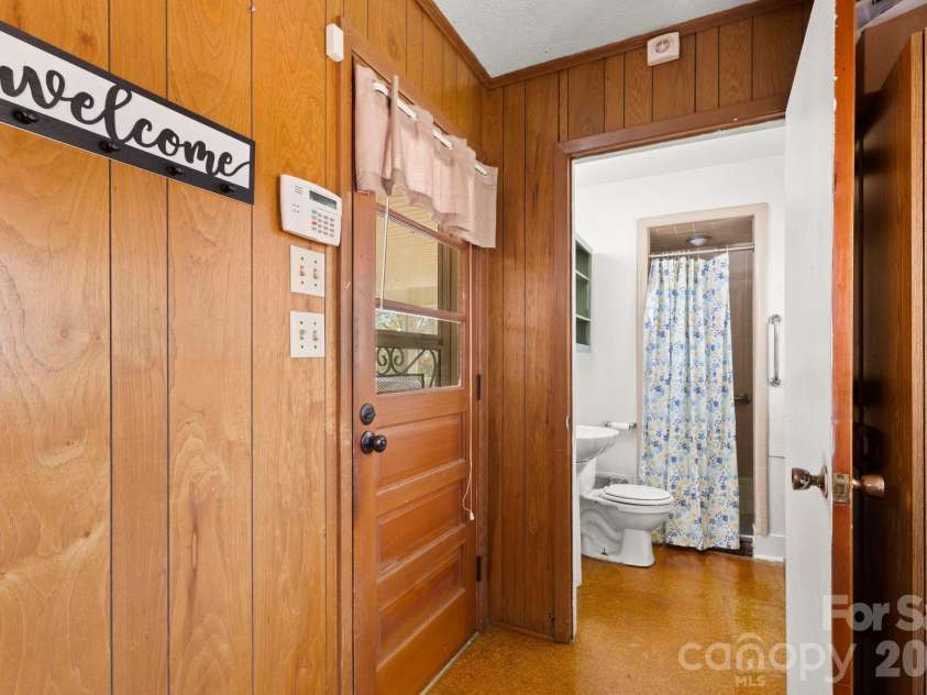 2200 Gaffney Road, Shelby, NC 28152.  MLS# CAR4371064, YatesRealty ID 14868. 
