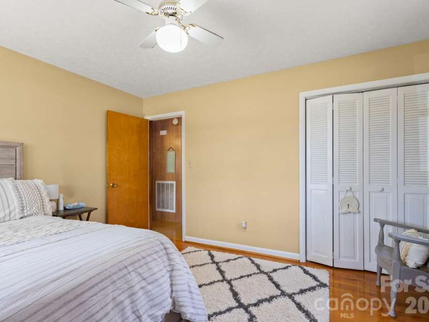 2200 Gaffney Road, Shelby, NC 28152.  MLS# CAR4371064, YatesRealty ID 14868. 