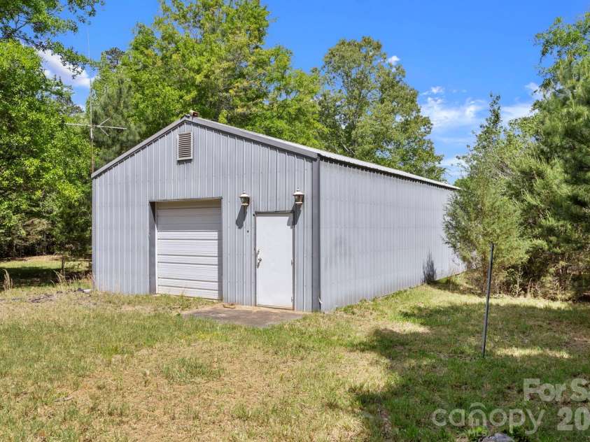 2200 Gaffney Road, Shelby, NC 28152.  MLS# CAR4371064, YatesRealty ID 14868. 