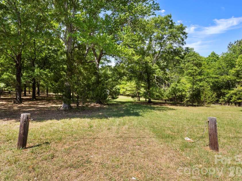2200 Gaffney Road, Shelby, NC 28152.  MLS# CAR4371064, YatesRealty ID 14868. 