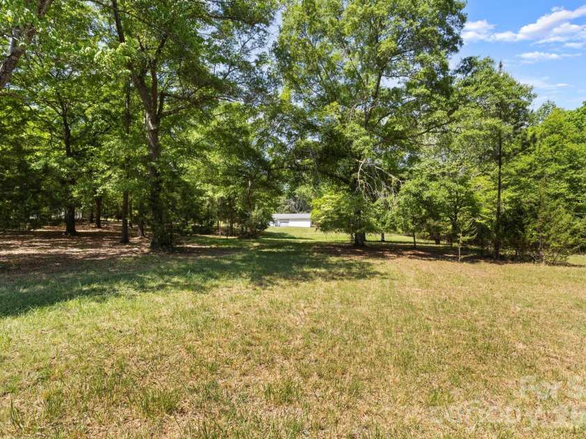 2200 Gaffney Road, Shelby, NC 28152.  MLS# CAR4371064, YatesRealty ID 14868. 