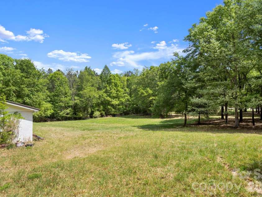 2200 Gaffney Road, Shelby, NC 28152.  MLS# CAR4371064, YatesRealty ID 14868. 