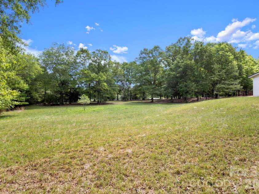 2200 Gaffney Road, Shelby, NC 28152.  MLS# CAR4371064, YatesRealty ID 14868. 