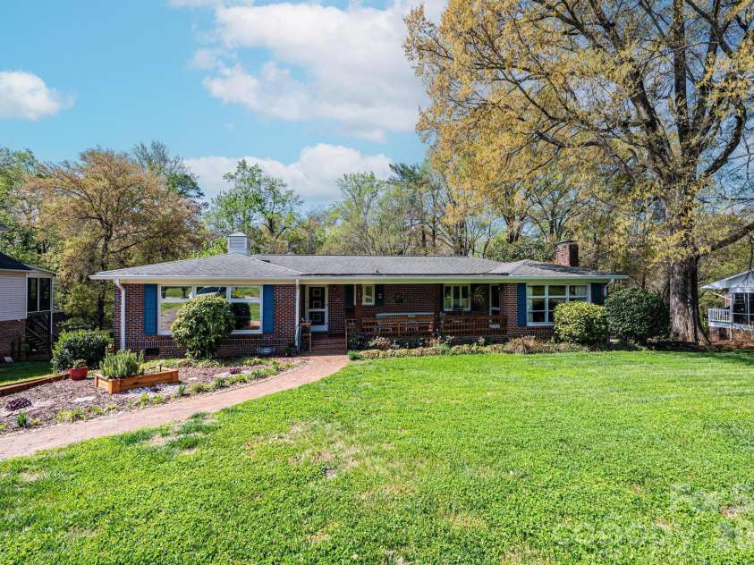 145 21st Avenue, Hickory, NC 28601.  MLS# CAR4364023, YatesRealty ID 14869. 