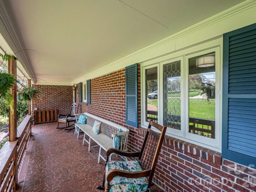 145 21st Avenue, Hickory, NC 28601.  MLS# CAR4364023, YatesRealty ID 14869. 