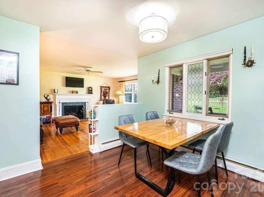 145 21st Avenue, Hickory, NC 28601.  MLS# CAR4364023, YatesRealty ID 14869. 