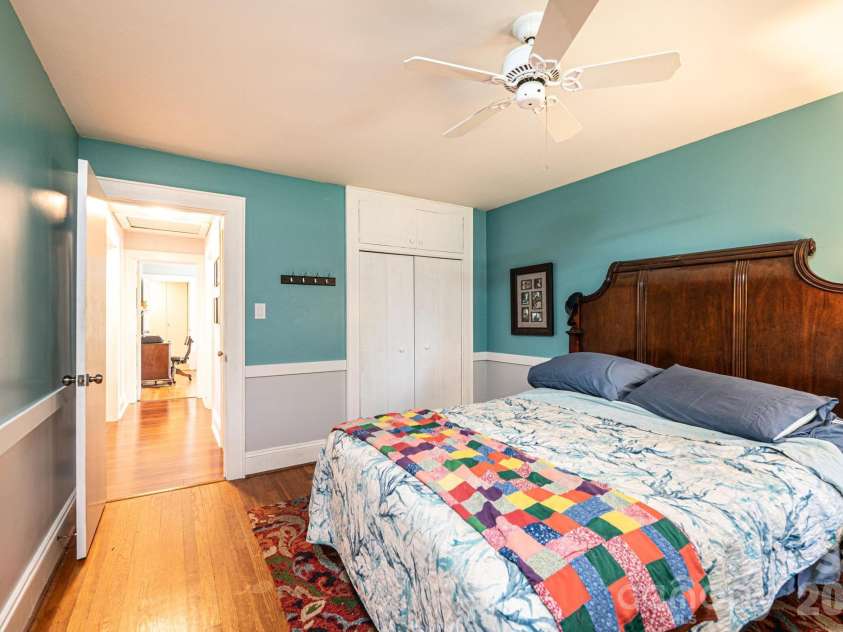 145 21st Avenue, Hickory, NC 28601.  MLS# CAR4364023, YatesRealty ID 14869. 