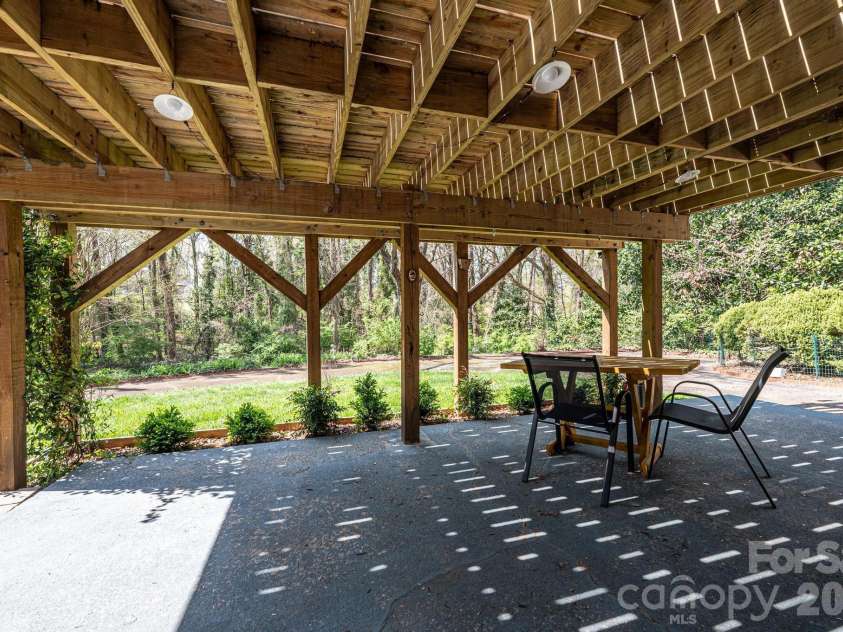 145 21st Avenue, Hickory, NC 28601.  MLS# CAR4364023, YatesRealty ID 14869. 