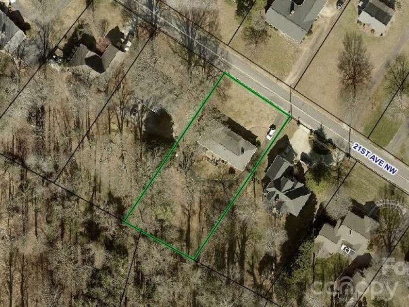 145 21st Avenue, Hickory, NC 28601.  MLS# CAR4364023, YatesRealty ID 14869. 