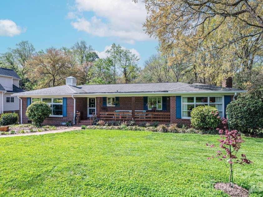 145 21st Avenue, Hickory, NC 28601.  MLS# CAR4364023, YatesRealty ID 14869. 