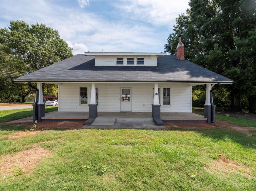 328 Miller Avenue, Statesville, NC 28677.  MLS# CAR4019961, YatesRealty ID 1487. 