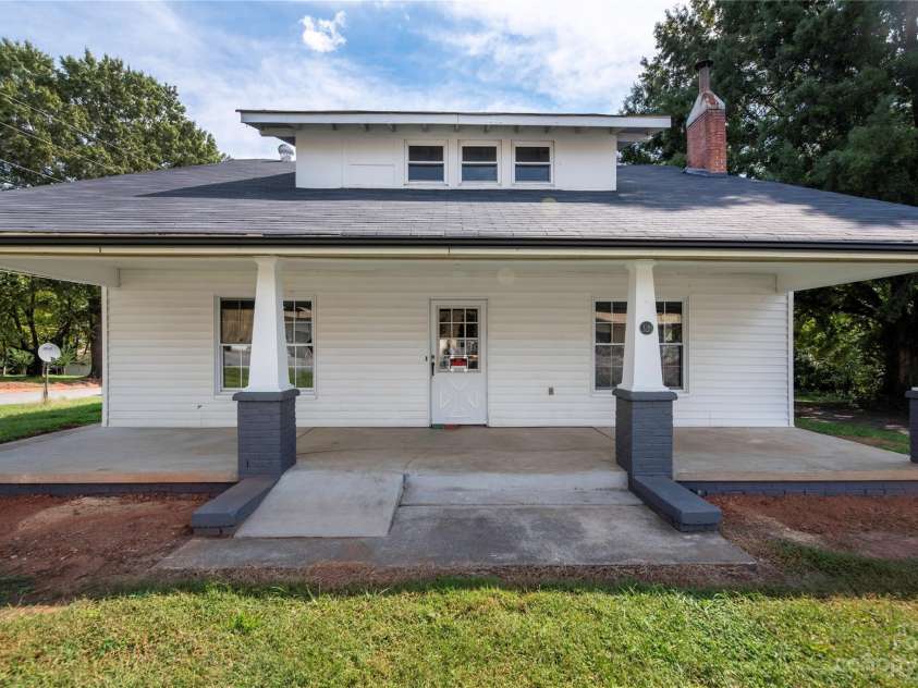 328 Miller Avenue, Statesville, NC 28677.  MLS# CAR4019961, YatesRealty ID 1487. 