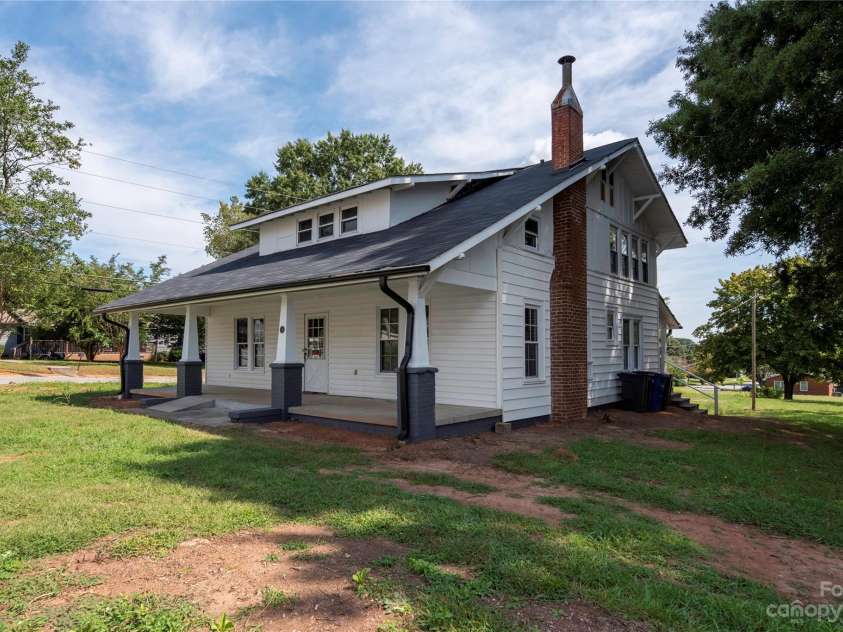 328 Miller Avenue, Statesville, NC 28677.  MLS# CAR4019961, YatesRealty ID 1487. 