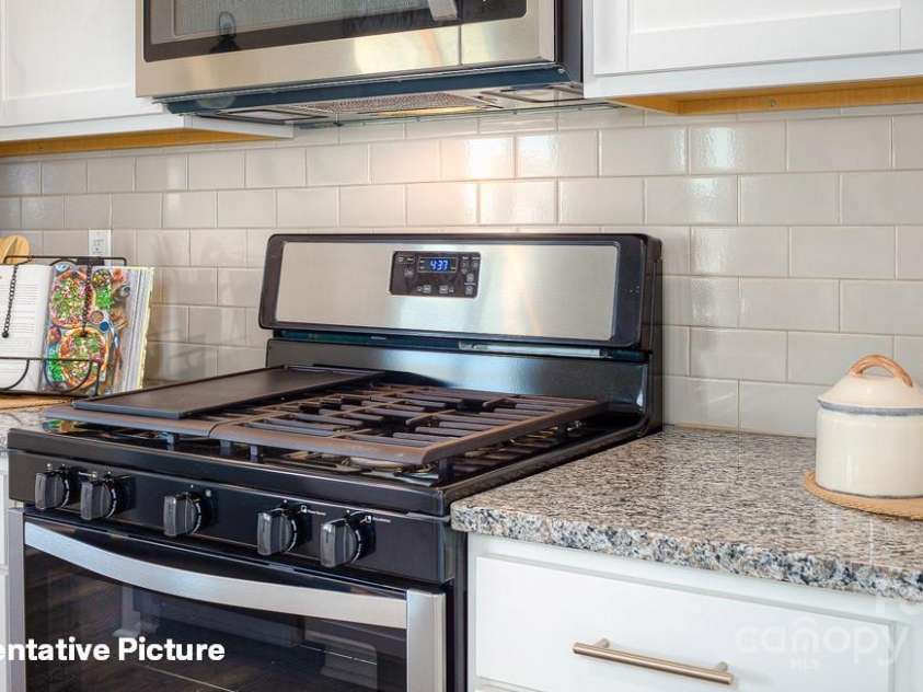 8032 Plymouth Drive, Sherrills Ford, NC 28673.  MLS# CAR4220331, YatesRealty ID 1487. 