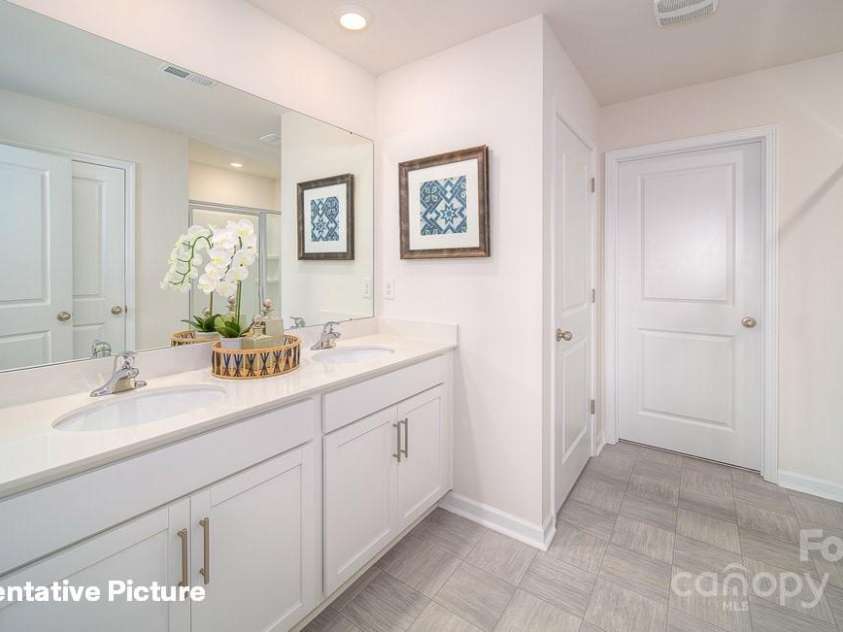 8032 Plymouth Drive, Sherrills Ford, NC 28673.  MLS# CAR4220331, YatesRealty ID 1487. 