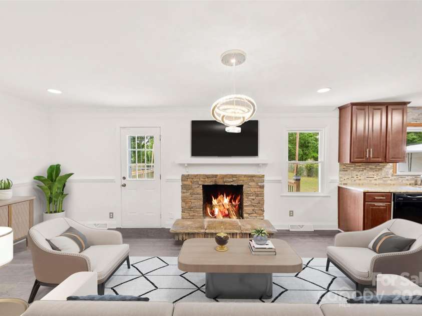 1316 Fox Run Drive, Charlotte, NC 28212.  MLS# CAR4235193, YatesRealty ID 14870. 