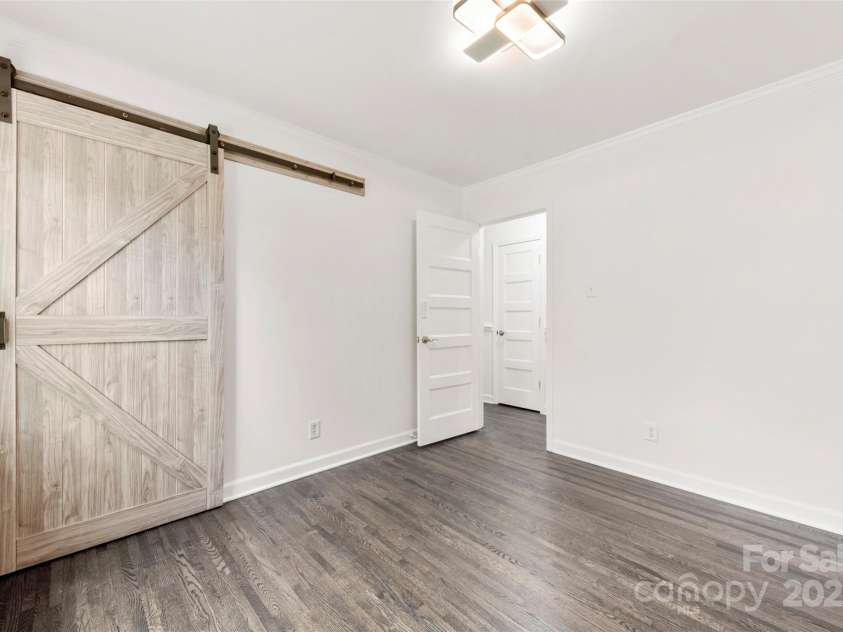 1316 Fox Run Drive, Charlotte, NC 28212.  MLS# CAR4235193, YatesRealty ID 14870. 
