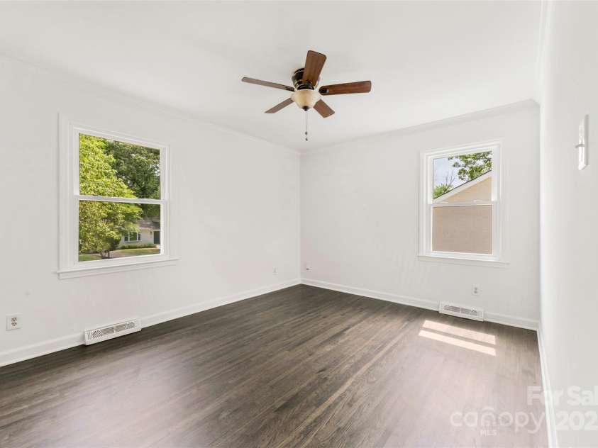 1316 Fox Run Drive, Charlotte, NC 28212.  MLS# CAR4235193, YatesRealty ID 14870. 