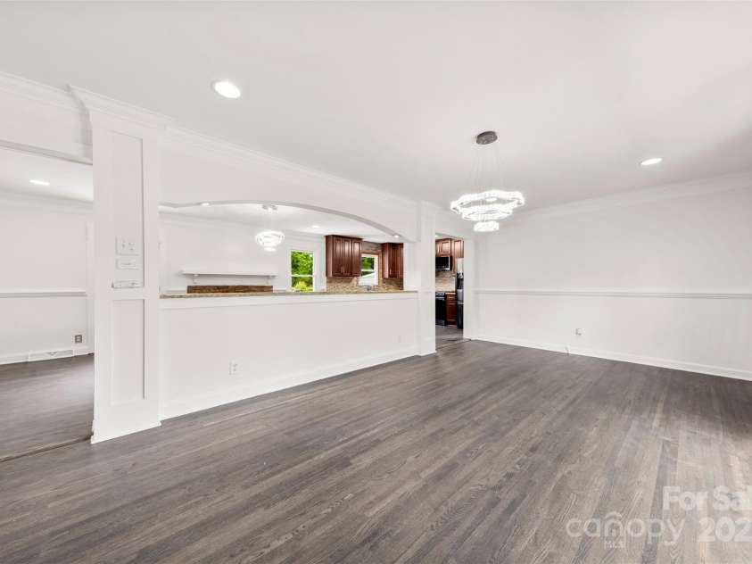 1316 Fox Run Drive, Charlotte, NC 28212.  MLS# CAR4235193, YatesRealty ID 14870. Fresh paint everywhere