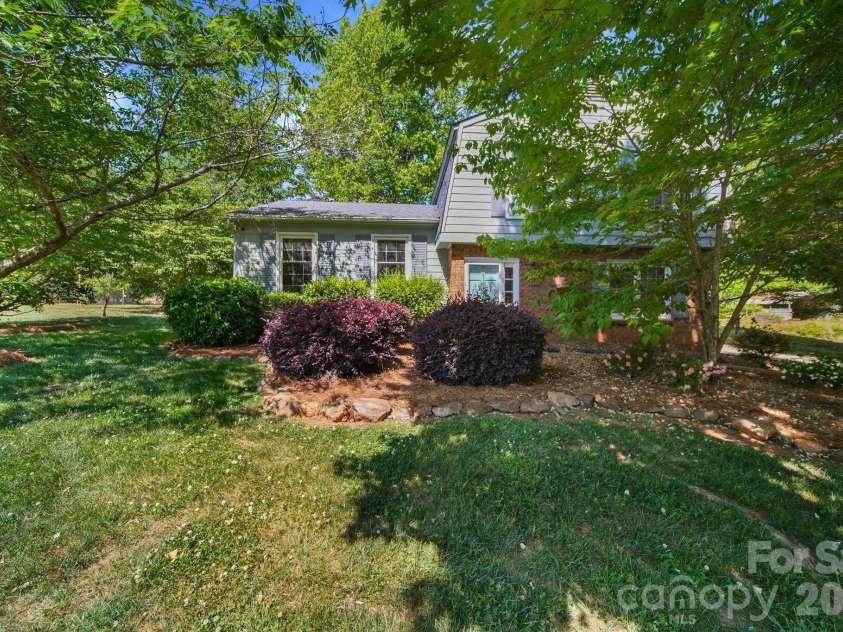 2165 Gaines Avenue, Gastonia, NC 28054.  MLS# CAR4372244, YatesRealty ID 14870. 