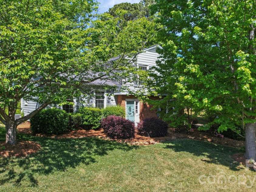 2165 Gaines Avenue, Gastonia, NC 28054.  MLS# CAR4372244, YatesRealty ID 14870. 