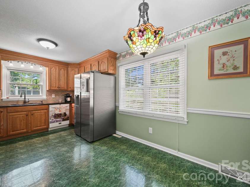 2165 Gaines Avenue, Gastonia, NC 28054.  MLS# CAR4372244, YatesRealty ID 14870. 