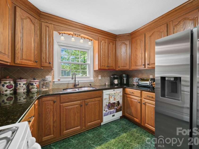 2165 Gaines Avenue, Gastonia, NC 28054.  MLS# CAR4372244, YatesRealty ID 14870. 