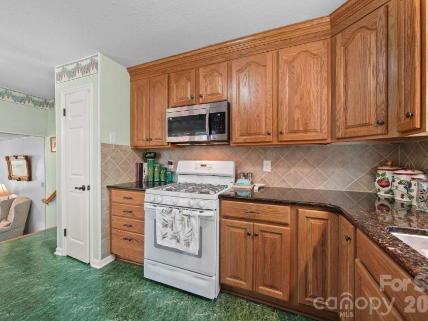 2165 Gaines Avenue, Gastonia, NC 28054.  MLS# CAR4372244, YatesRealty ID 14870. 