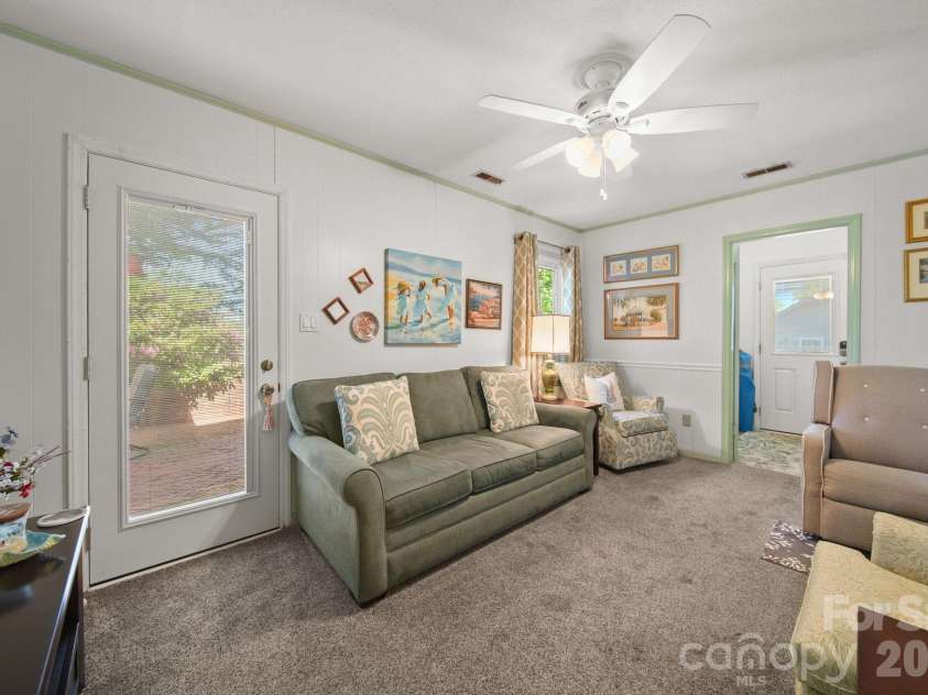 2165 Gaines Avenue, Gastonia, NC 28054.  MLS# CAR4372244, YatesRealty ID 14870. 