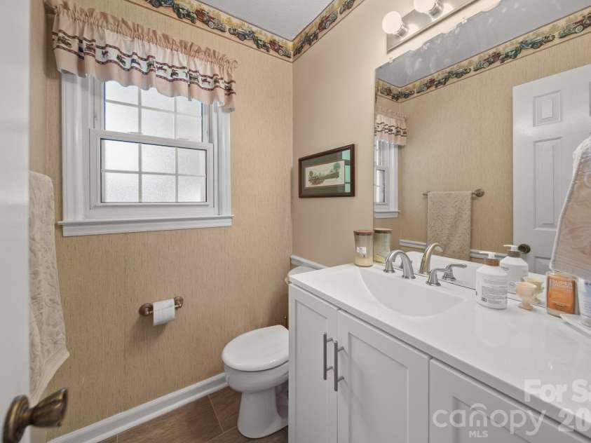 2165 Gaines Avenue, Gastonia, NC 28054.  MLS# CAR4372244, YatesRealty ID 14870. 