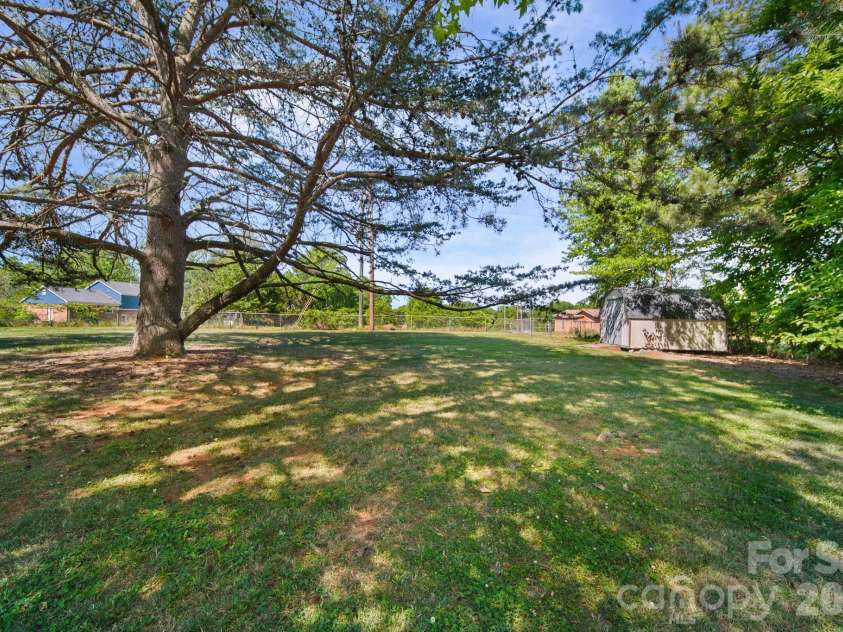 2165 Gaines Avenue, Gastonia, NC 28054.  MLS# CAR4372244, YatesRealty ID 14870. 